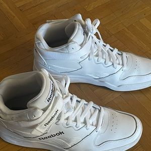 I’m selling because it’s not my size